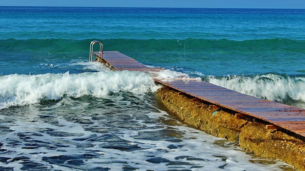 Tinos Beach Hotel מראה חיצוני תמונה