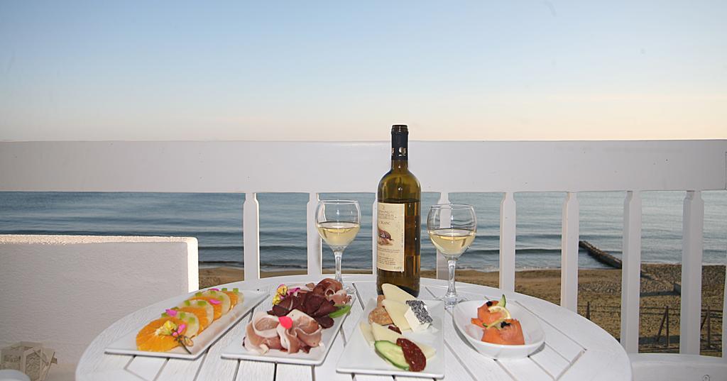 Tinos Beach Hotel מראה חיצוני תמונה